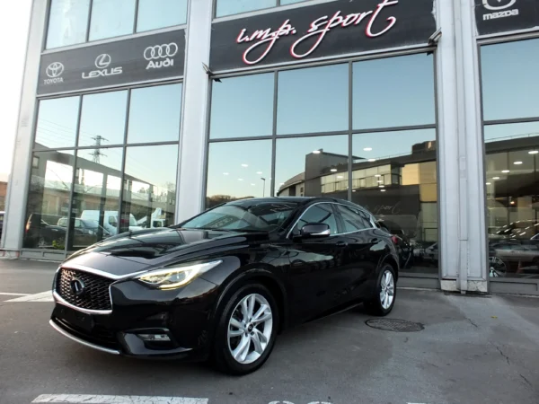 Infinity Q30