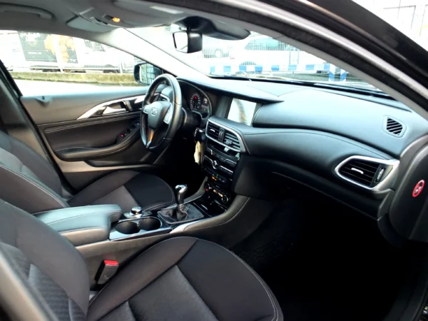 Infinity Q30 - Imagen 2